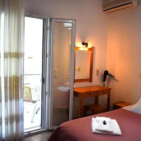 Kostas Apartments & Studios アギオス・ゲオルギオス・パゴン エクステリア 写真